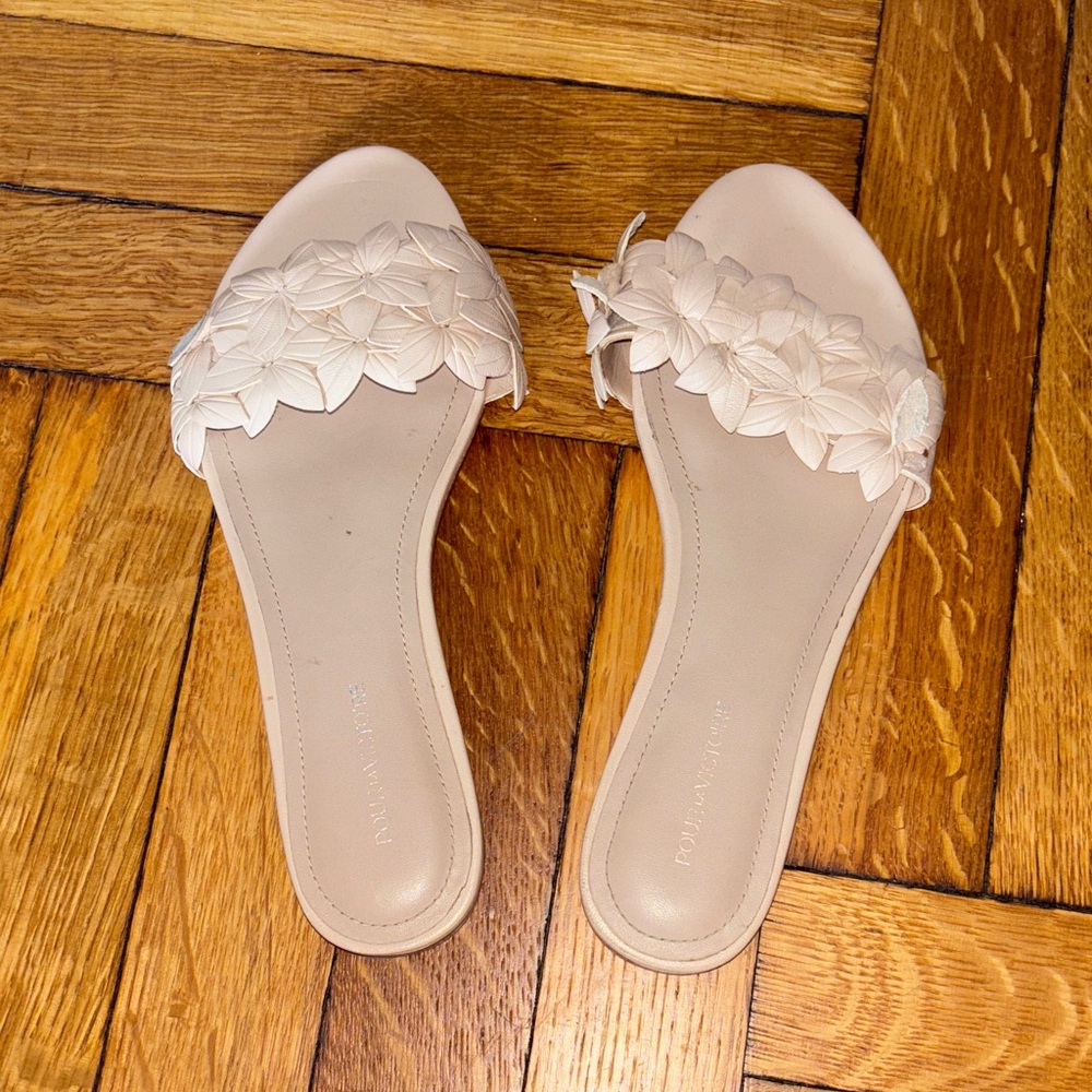 Pour La Victoire Cream Floral Sandals